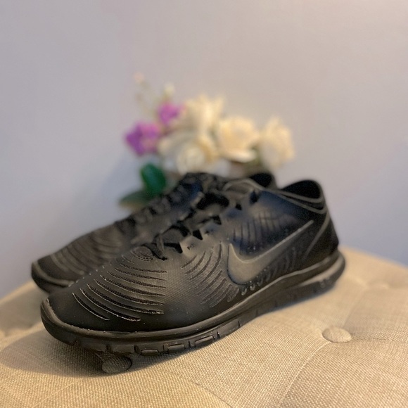 Nike Training Sneakers - Size 8.5 - Picture 7 of 12